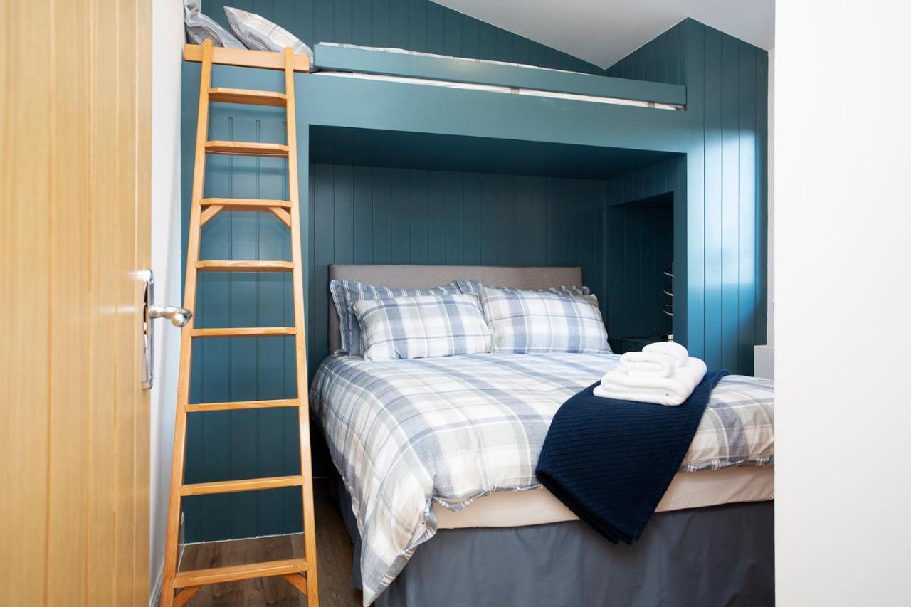 Shiphorns Luxury Cabin With A Hot Tub Eddleston Eksteriør billede